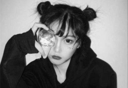 头像女生霸气冷酷伤感,女生头像的独特魅力解析